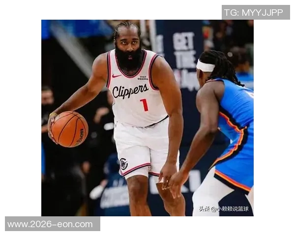 哈登半场表现低迷15投仅5中得14分三分球6投1中效率堪忧 哈登半场表现低迷15投仅5中得14分三分球6投1中效率堪忧