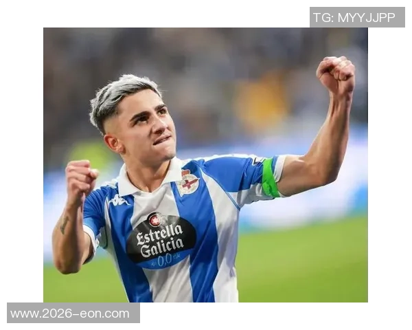 罗马诺强调法布雷加斯全心投入科莫队伍多重职责超越普通主帅角色